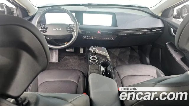 Kia EV6 2023 — фото 7