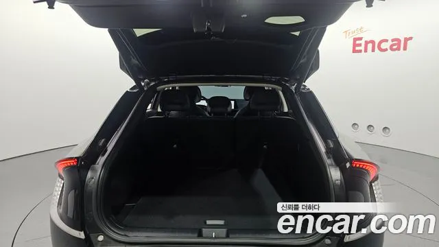 Kia EV6 2023 — фото 15