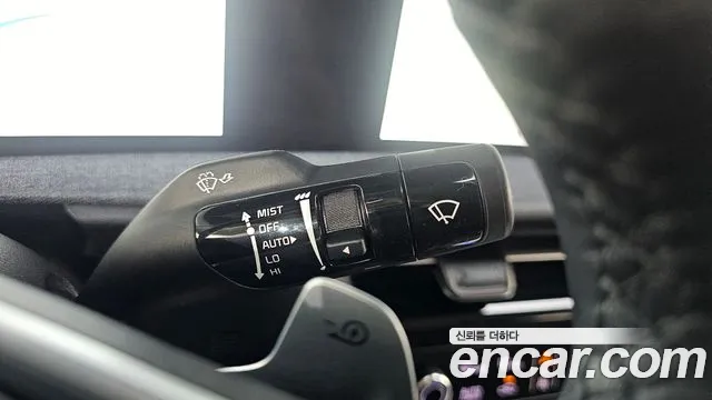 Kia EV6 2023 — фото 18