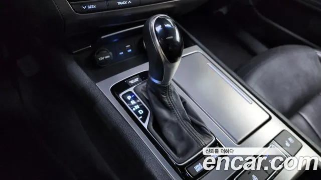 Hyundai Genesis 2016 — фото 9