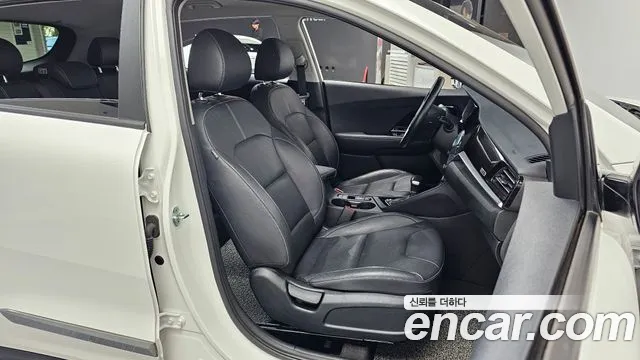Kia Niro 2021 — фото 16