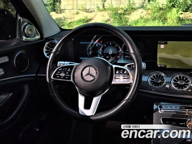 Mercedes-Benz E-Class 2019 — фото 12