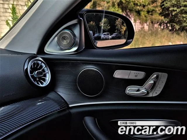 Mercedes-Benz E-Class 2019 — фото 16