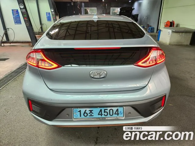 Hyundai Ioniq 2017 — фото 3