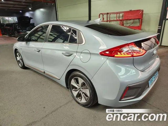 Hyundai Ioniq 2017 — фото 4