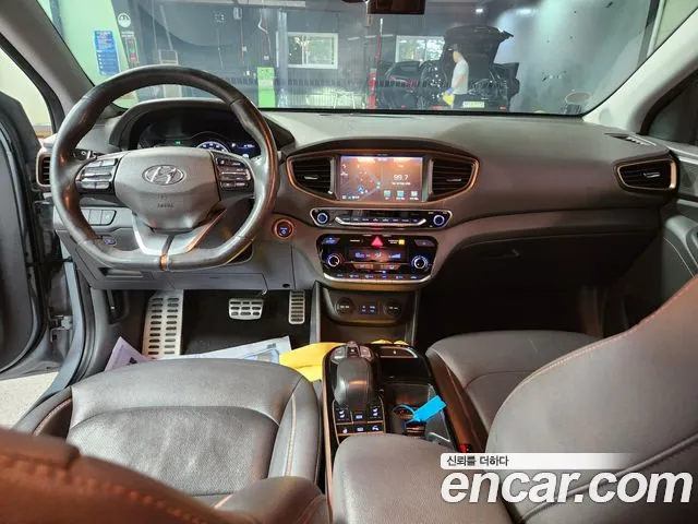 Hyundai Ioniq 2017 — фото 9