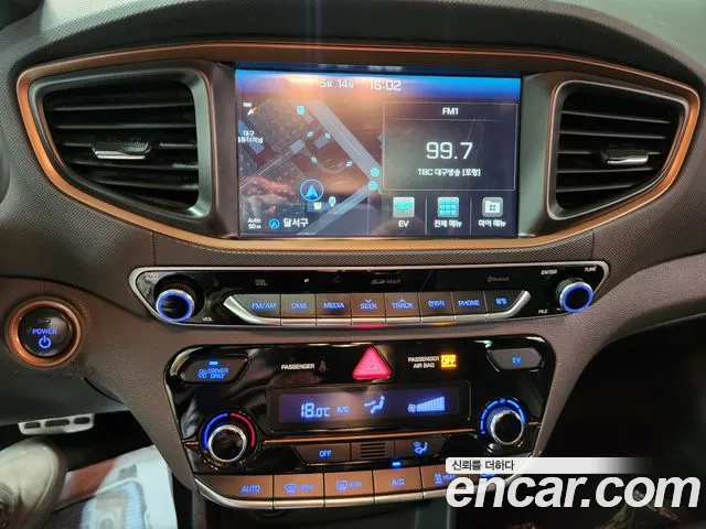 Hyundai Ioniq 2017 — фото 10