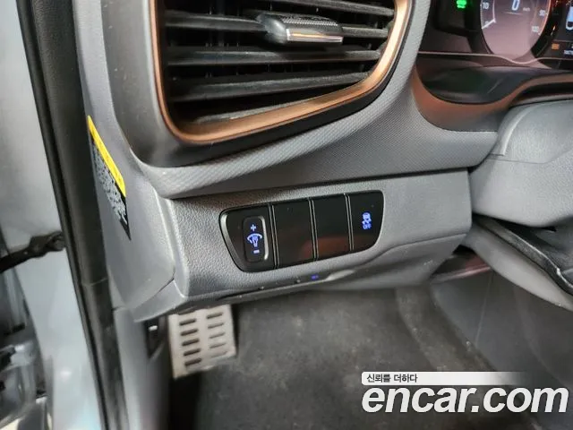 Hyundai Ioniq 2017 — фото 18