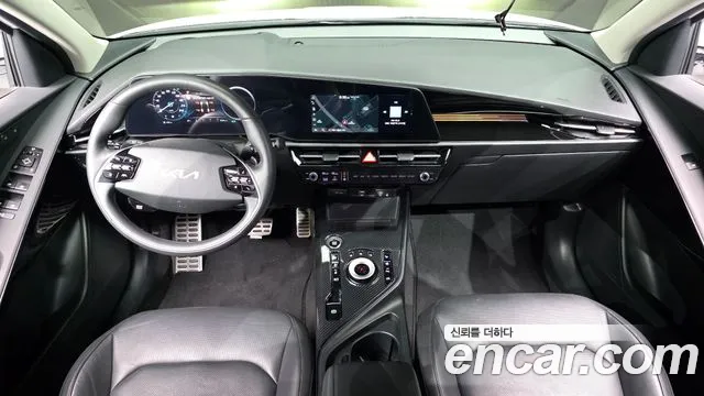 Kia Niro 2023 — фото 10