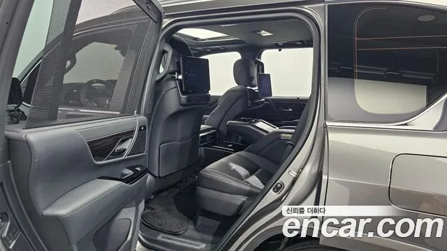 Lexus LX 2025 — фото 11