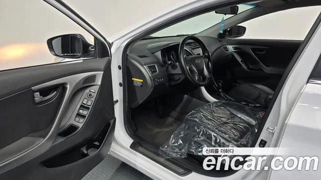 Hyundai AVANTE 2015 — фото 10