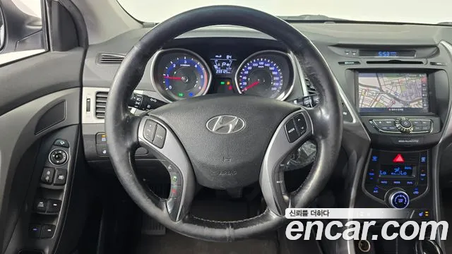 Hyundai AVANTE 2015 — фото 12