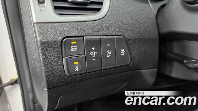 Hyundai AVANTE 2015 — фото 16