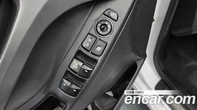 Hyundai AVANTE 2015 — фото 17