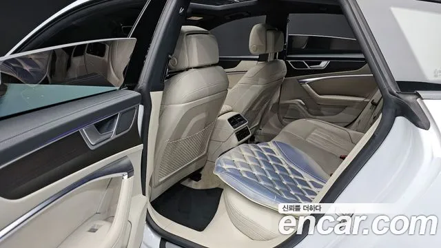 Audi A7 2022 — фото 11
