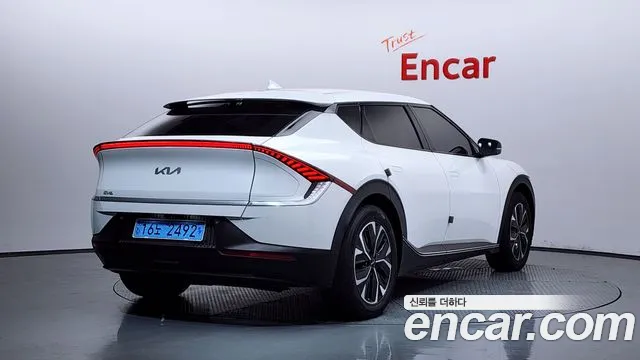 Kia EV6 2022 — фото 2