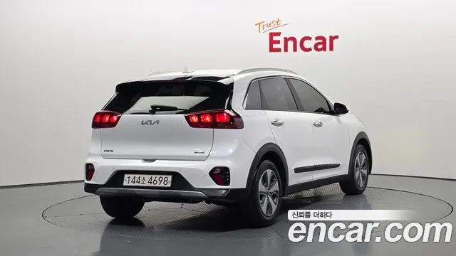 Kia Niro 2022 — фото 2