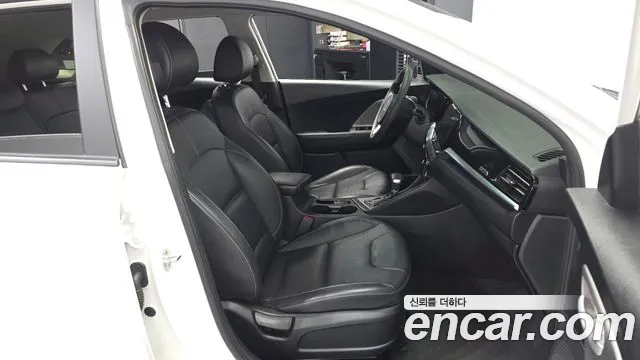 Kia Niro 2022 — фото 17