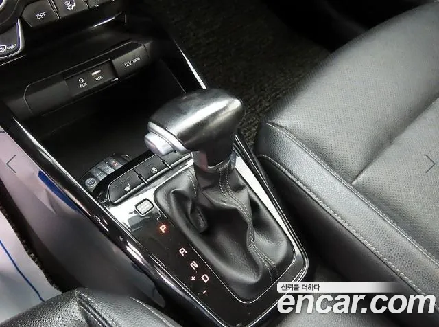 Kia Stonic 2018 — фото 10