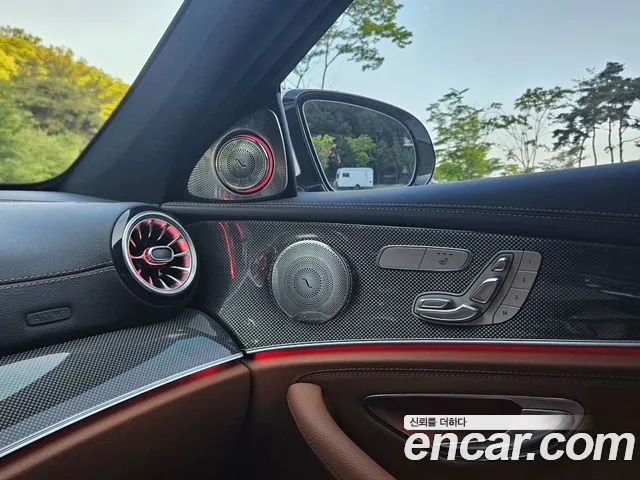 Mercedes-Benz E-Class 2018 — фото 15