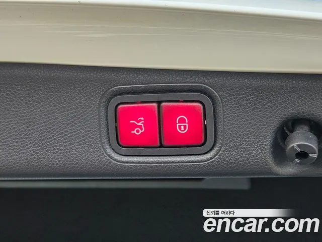 Mercedes-Benz E-Class 2018 — фото 19
