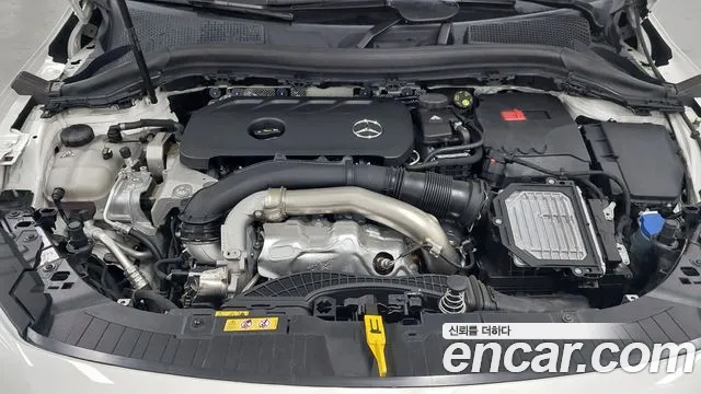 Mercedes-Benz GLA-Class 2024 — фото 6