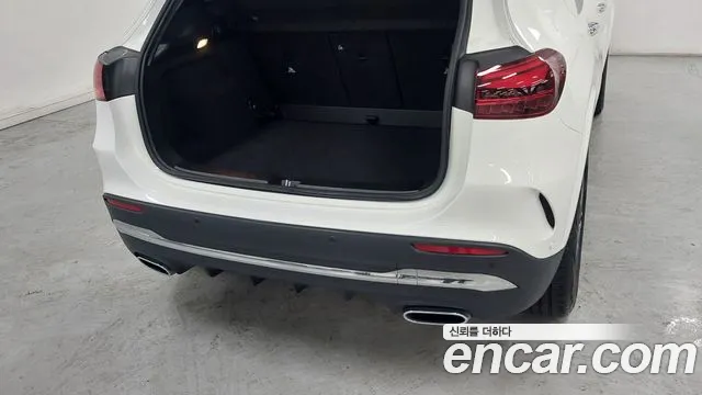 Mercedes-Benz GLA-Class 2024 — фото 11