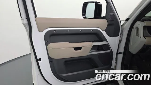 Land Rover Defender 2022 — фото 14