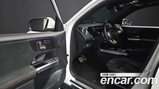 Mercedes-Benz GLB-Class 2023 — фото 17