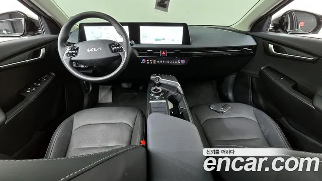 Kia EV6 2023 — фото 10