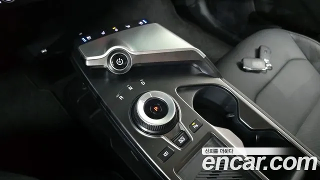 Kia EV6 2023 — фото 12