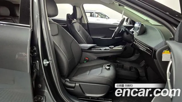 Kia EV6 2023 — фото 16
