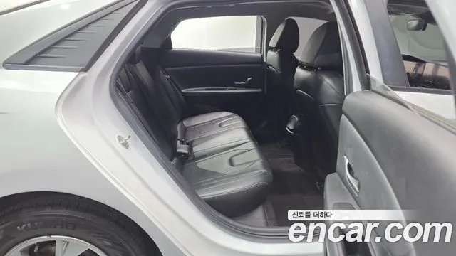Hyundai AVANTE 2021 — фото 12