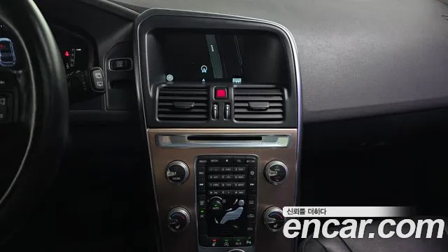 Volvo XC60 2016 — фото 13