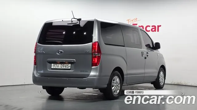 Hyundai Starex 2019 — фото 1
