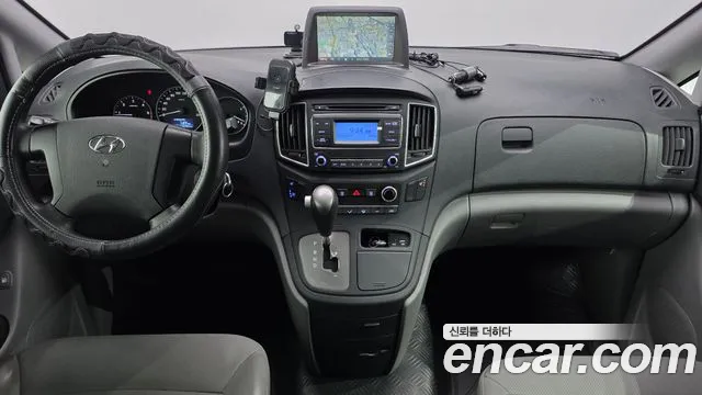 Hyundai Starex 2019 — фото 9
