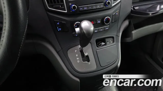 Hyundai Starex 2019 — фото 11