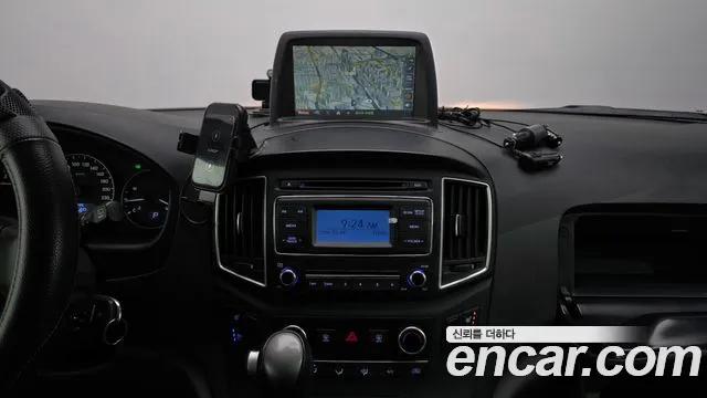 Hyundai Starex 2019 — фото 19
