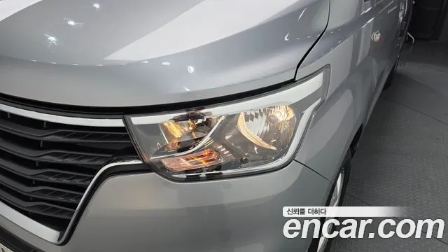 Hyundai Starex 2019 — фото 7