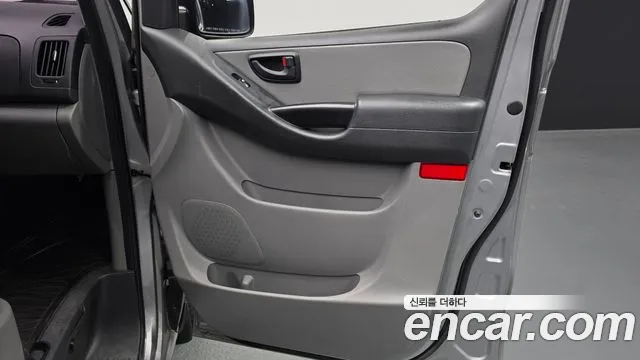 Hyundai Starex 2019 — фото 14