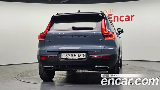 Volvo XC40 2020 — фото 4