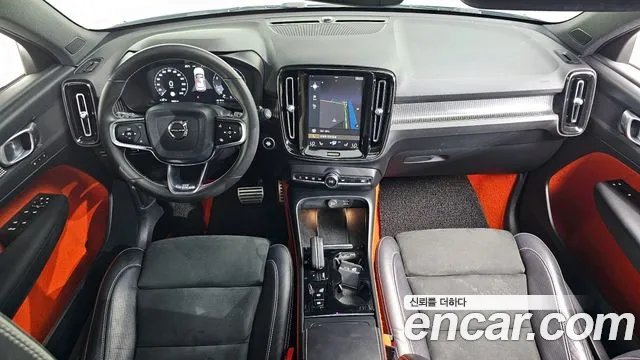 Volvo XC40 2020 — фото 10