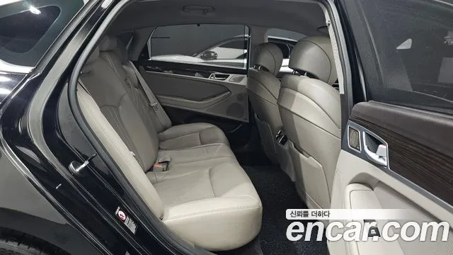 Genesis G80 2017 — фото 17
