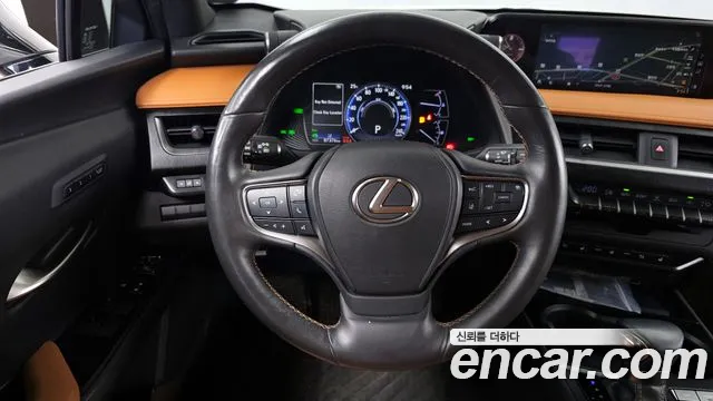 Lexus UX 2019 — фото 13
