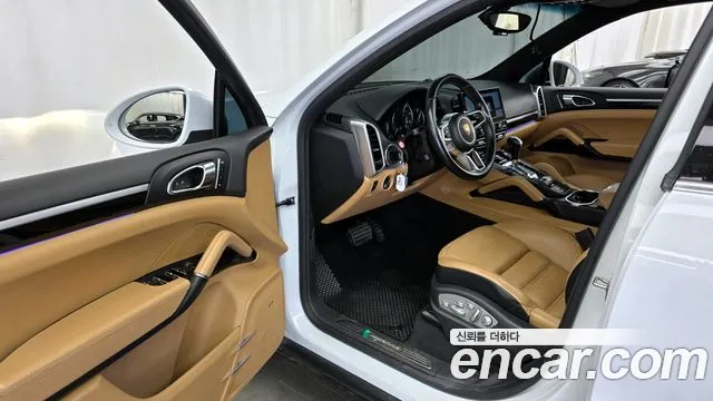 Porsche Cayenne 2016 — фото 10