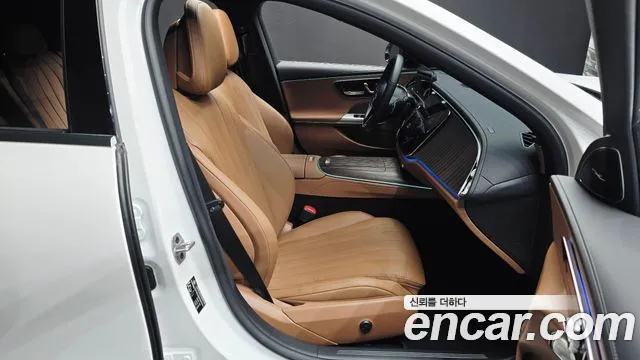 Mercedes-Benz E-Class 2024 — фото 18