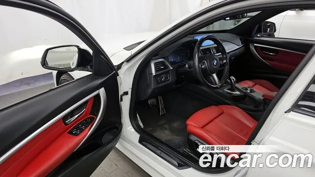 BMW 3-Series 2018 — фото 13