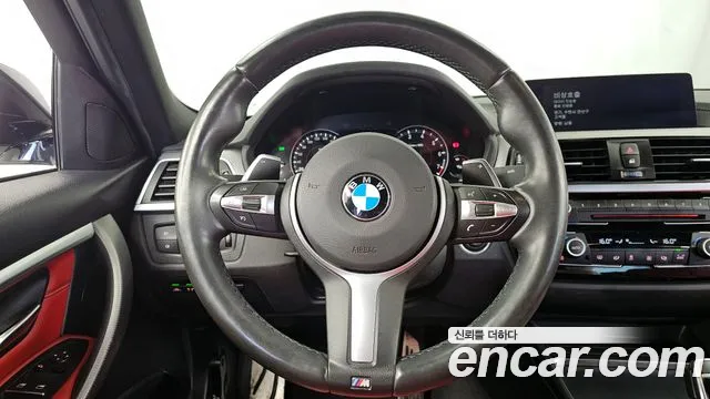 BMW 3-Series 2018 — фото 19