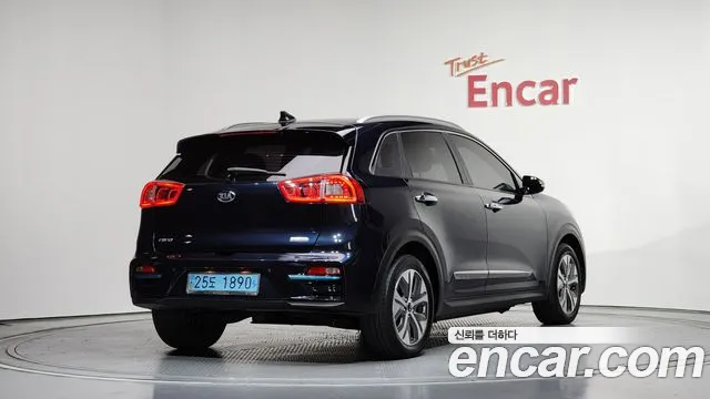 Kia Niro 2019 — фото 2