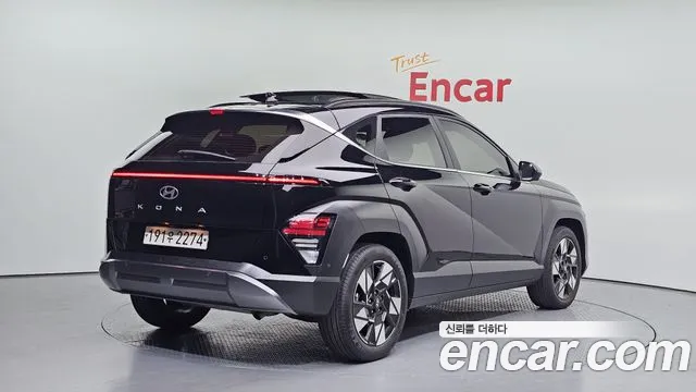 Hyundai Kona 2023 — фото 2